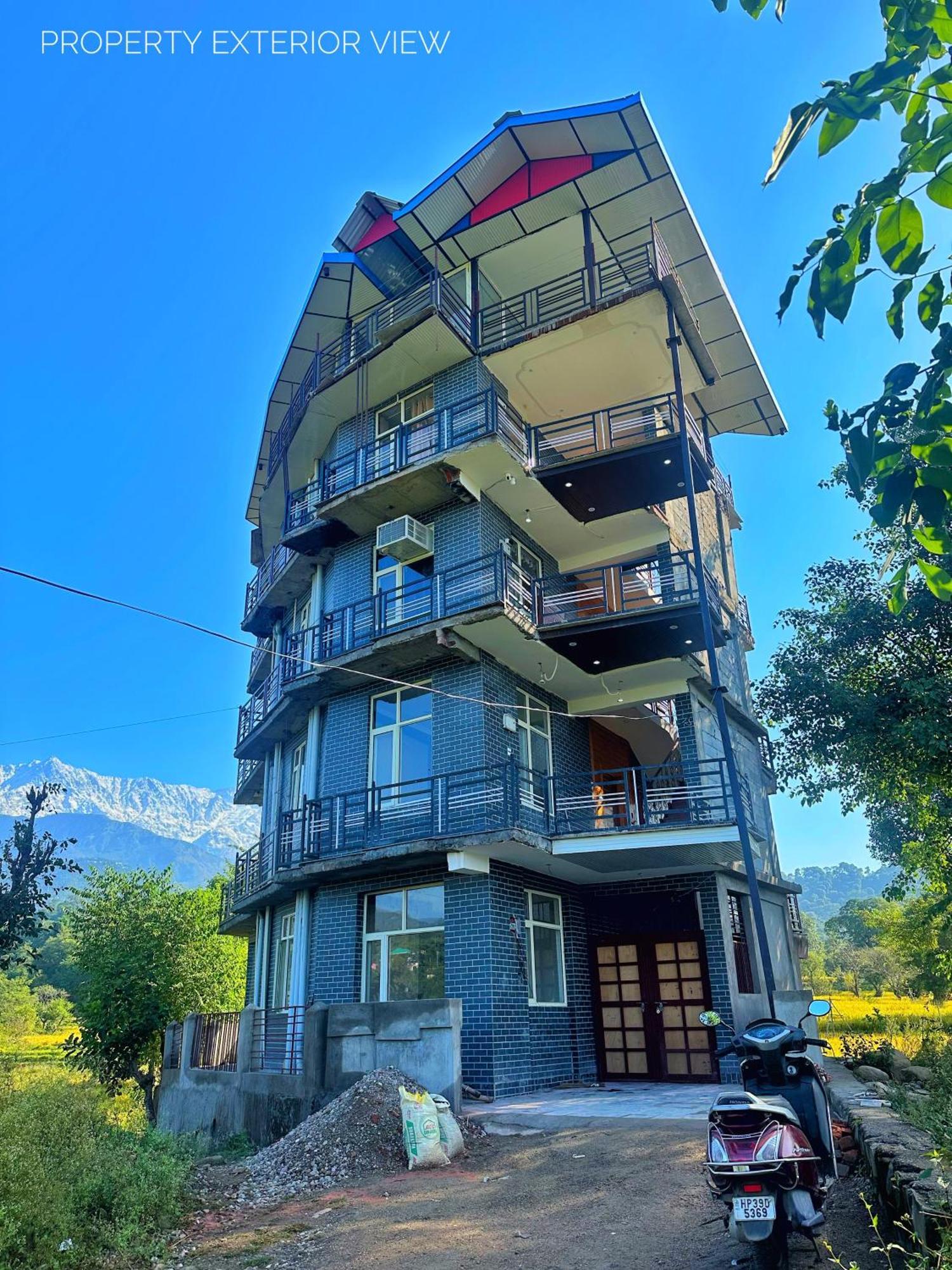 Apartment Dhauladhar Homes